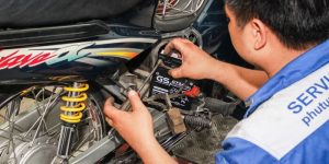 thay ắc quy xe máy Quận Bình Thạnh